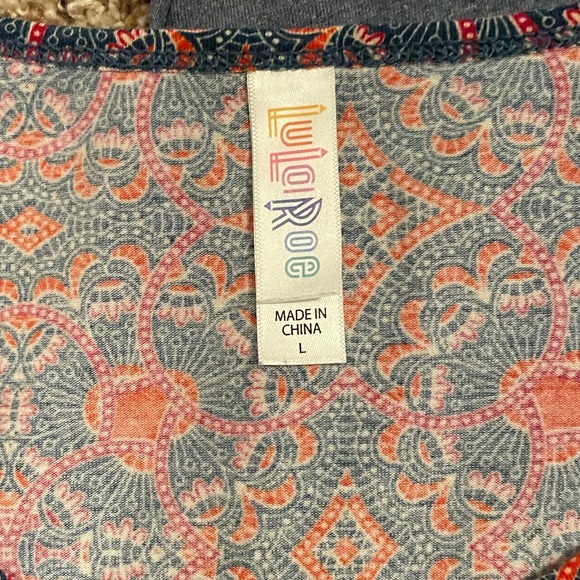 Lot of two LuLaRoe tops - Picture 3 of 3